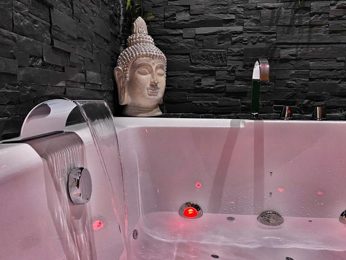 Suite Jacuzzi Privatif Plage Des Catalans Marseille Ngoại thất bức ảnh