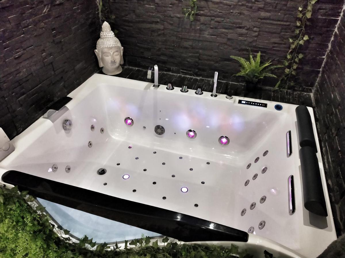 Suite Jacuzzi Privatif Plage Des Catalans Marseille Ngoại thất bức ảnh