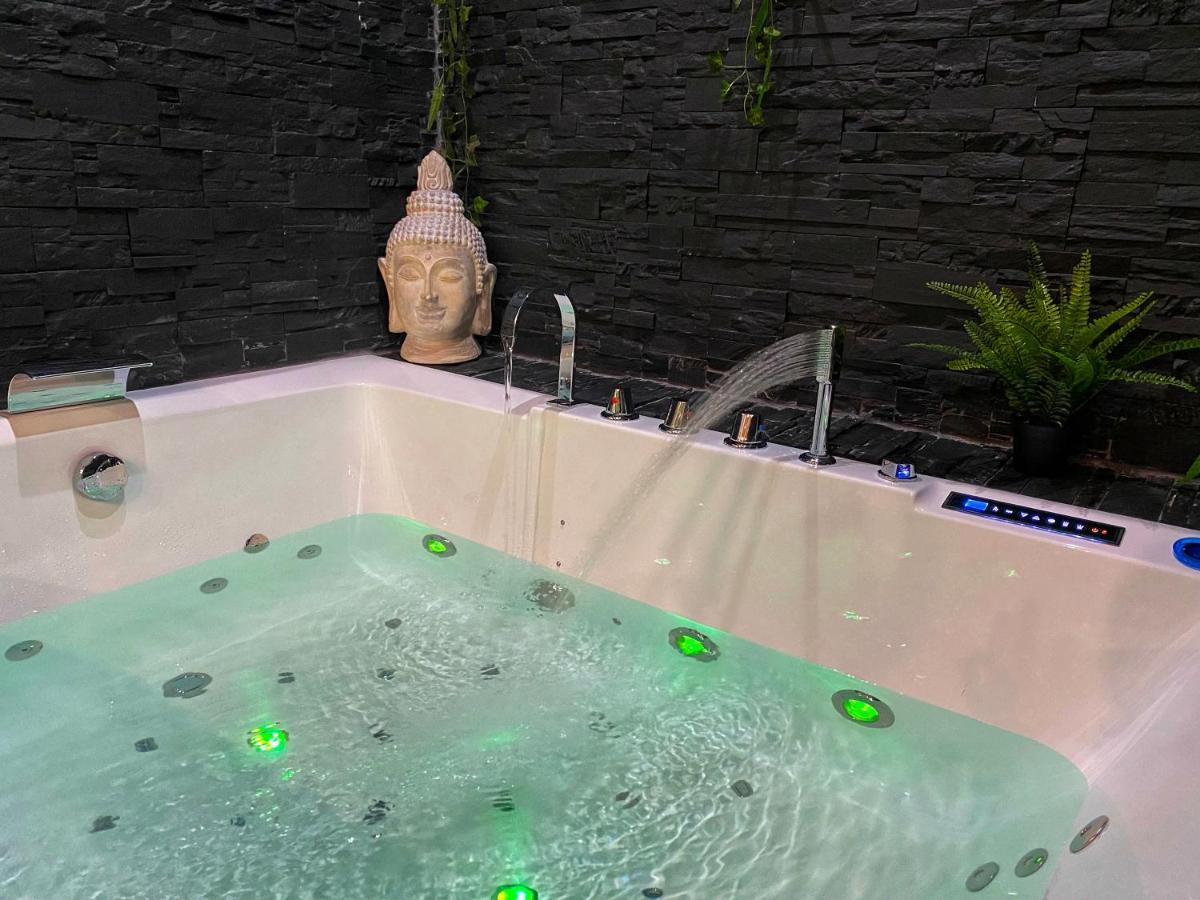 Suite Jacuzzi Privatif Plage Des Catalans Marseille Ngoại thất bức ảnh